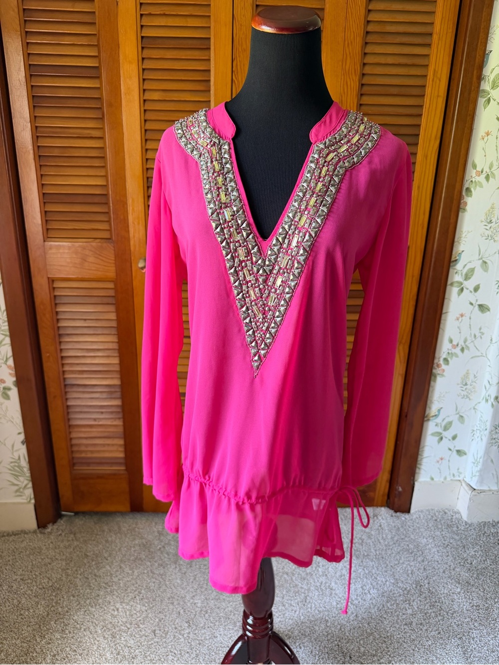 Boston Proper Beaded Fuchsia V-Neck Tunic Women’s Top sz XS